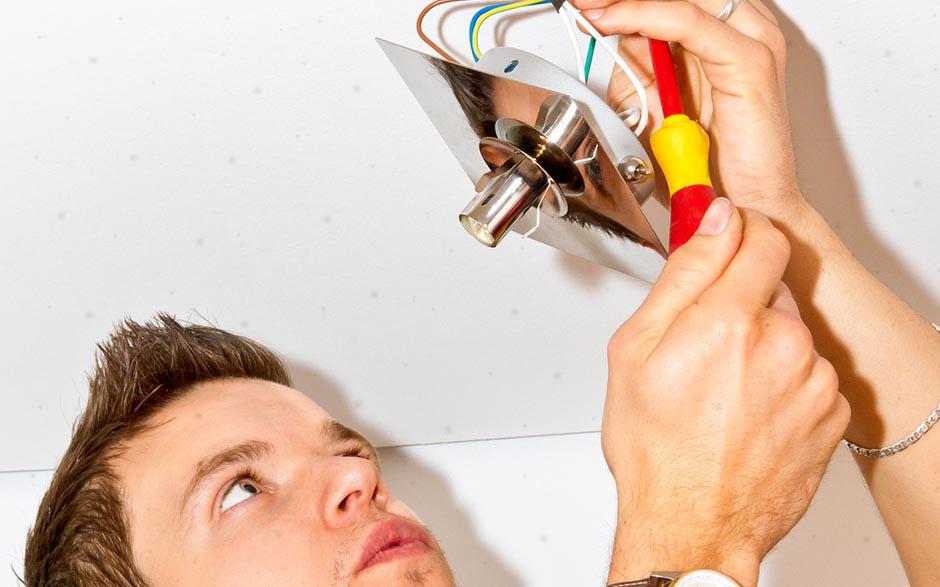 je recherche un électricien Mantes-la-Ville